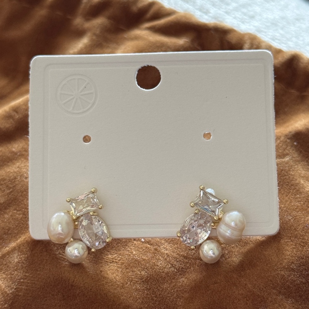 Elegant Pearl and Crystal Earrings